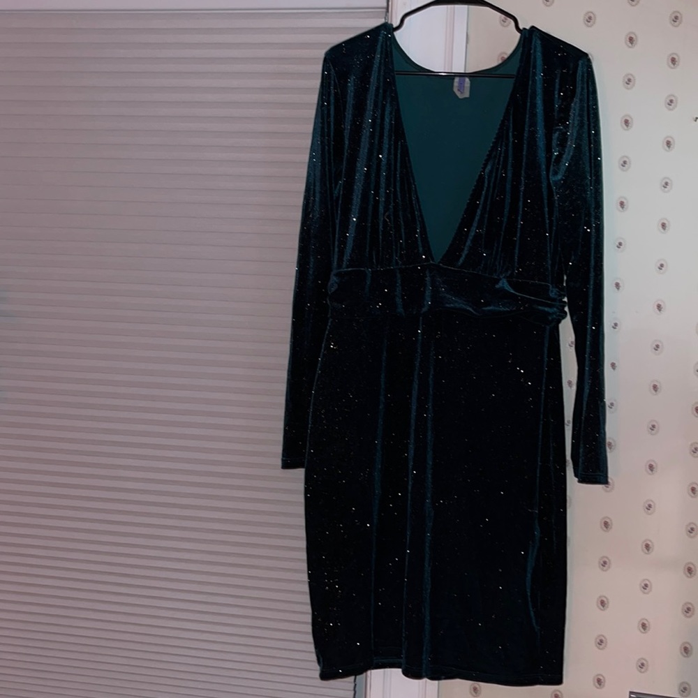 Preloved excellent condition emerald green womens sparkly XXL DRESS